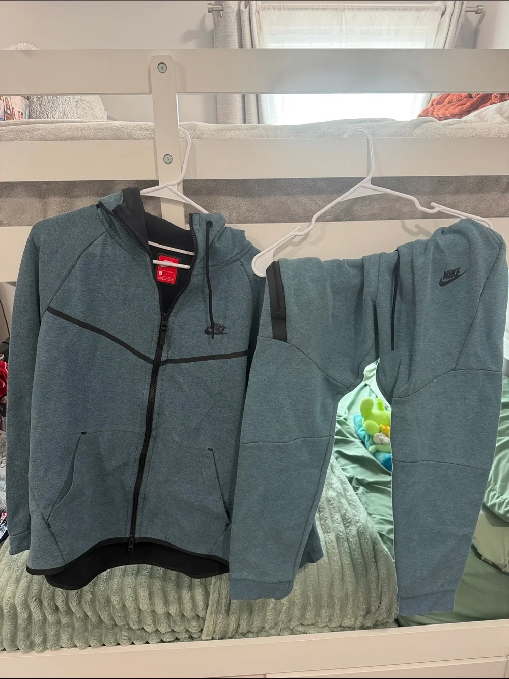 Nike Men Teal Hooded Zip Jacket with Matching Joggers